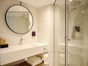 Frette Italian sheets, premium bedding, Select Comfort beds, minibar - The Classic Hotel Nicosia - Handwritten Collection (Nicosia)