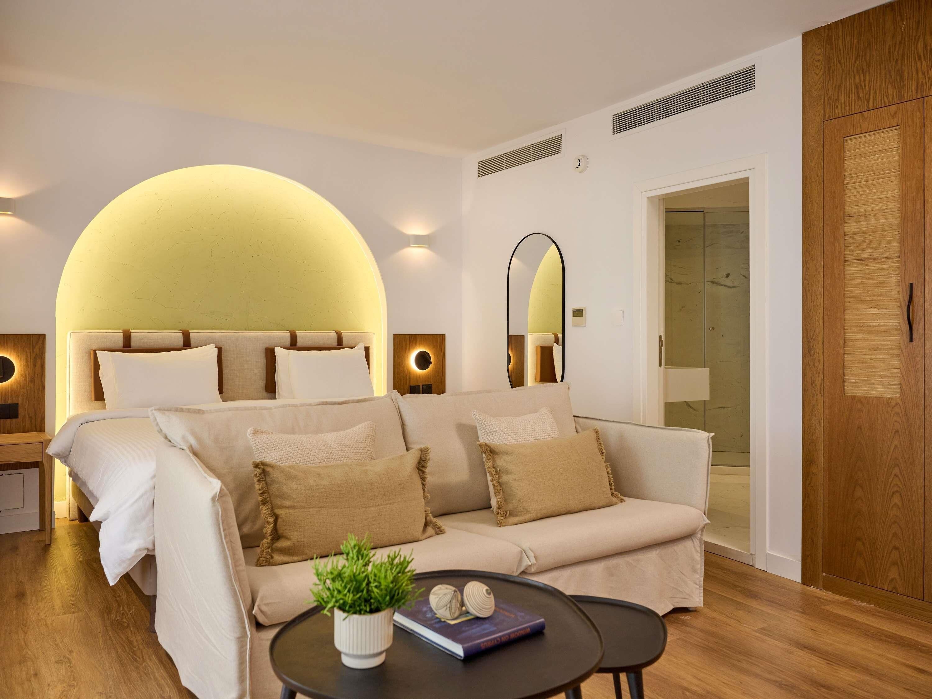 Deluxe Suite, 1 King Bed