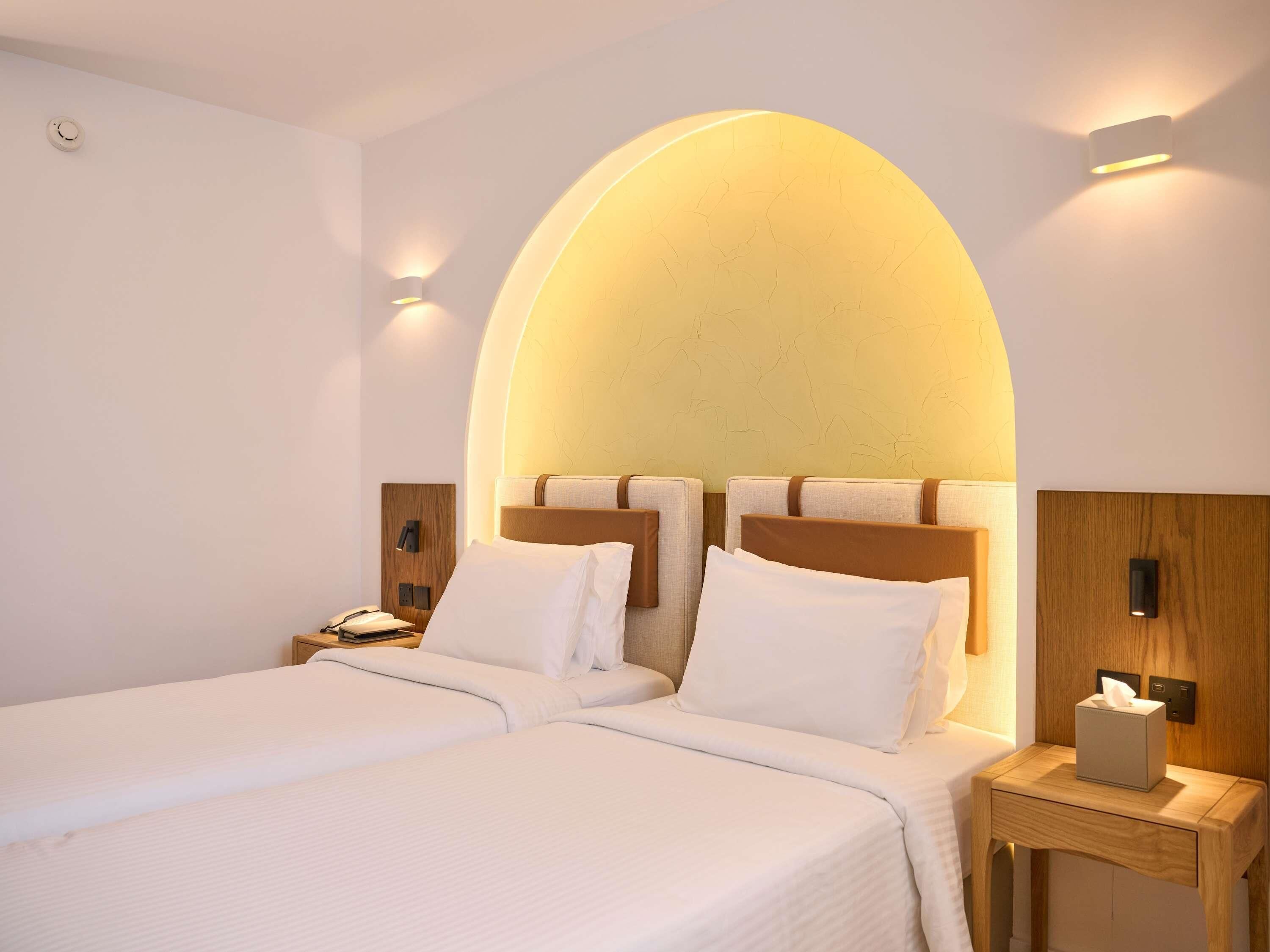 Superior Room, 2 Twin Beds | Frette Italian sheets, premium bedding, Select Comfort beds, minibar
