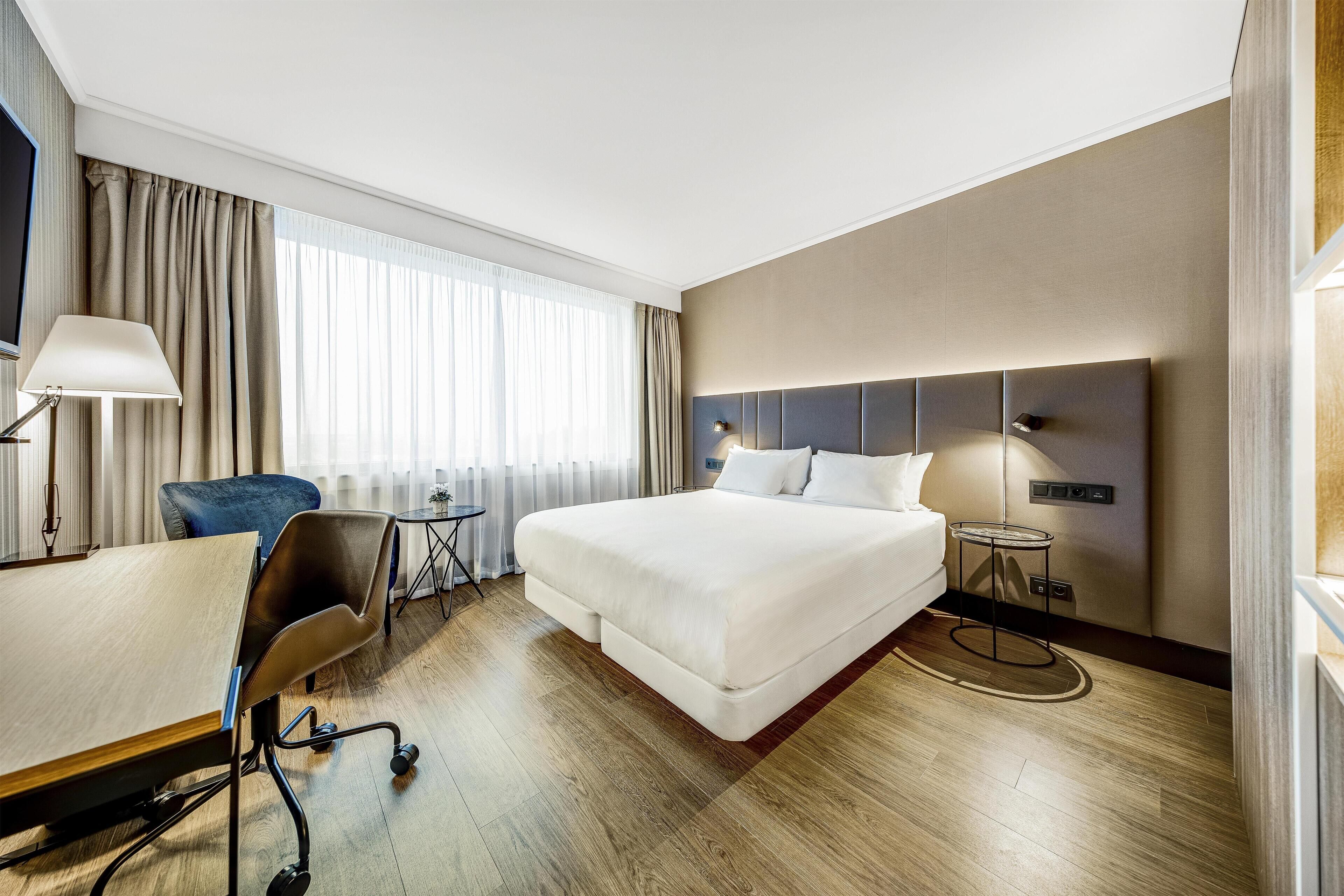 Minibar, in-room safe, desk, soundproofing