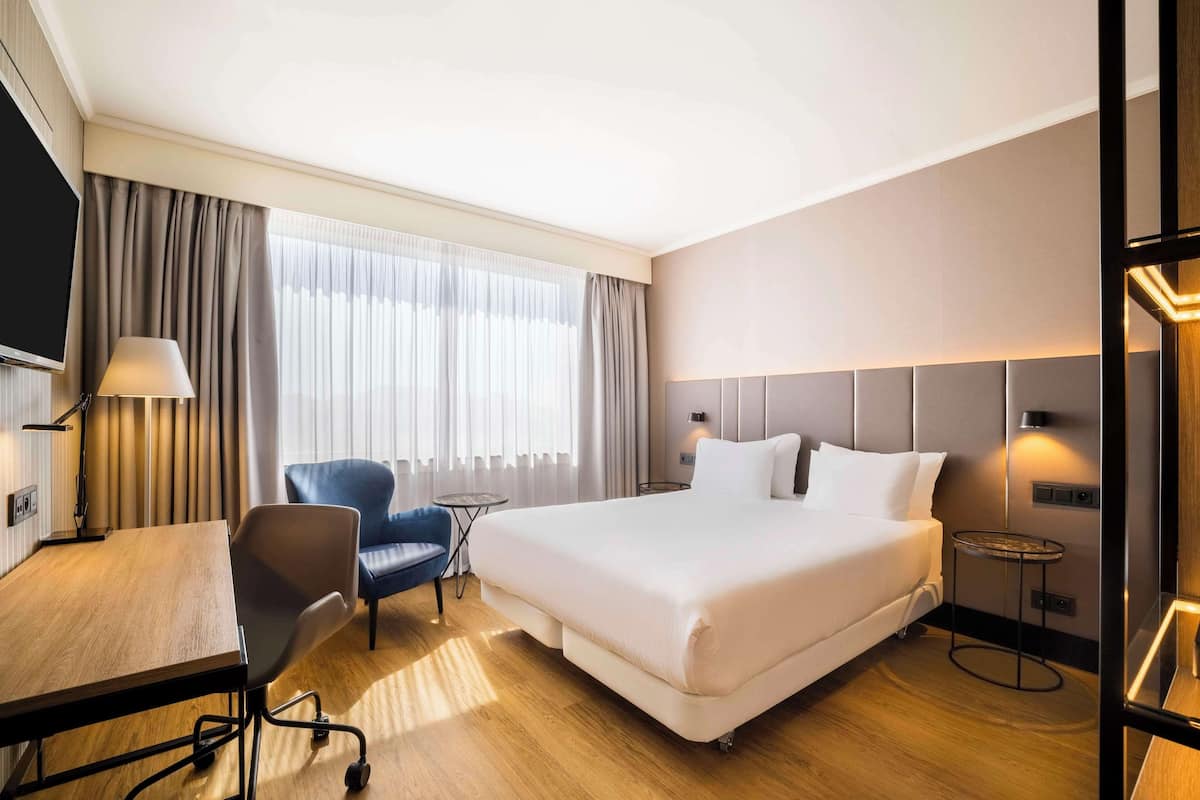 1 bedroom, minibar, in-room safe, desk