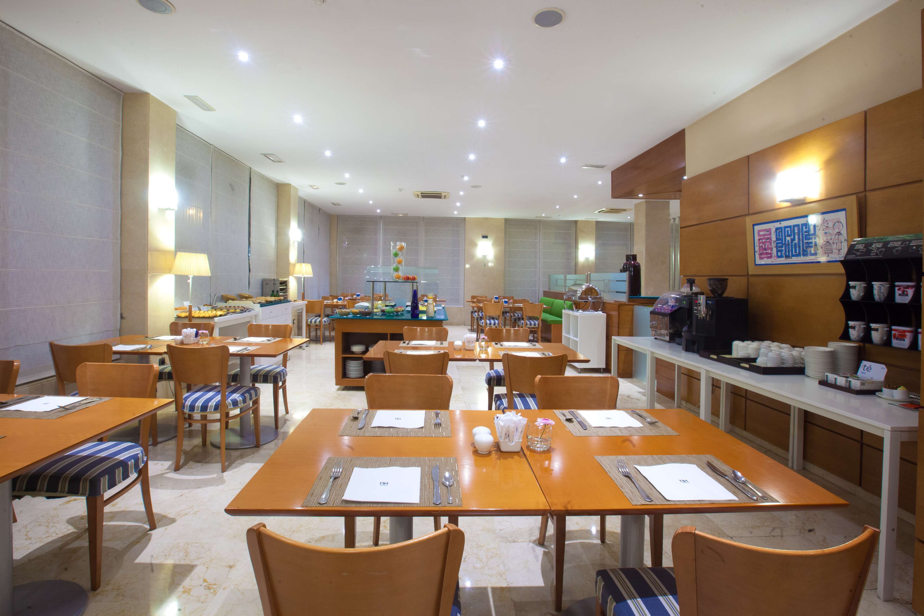 daily buffet breakfast for a fee