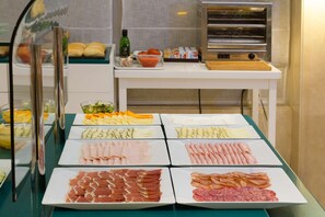 Daily buffet breakfast for a fee