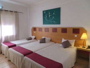 2 Schlafzimmer, Minibar, Zimmersafe, Schreibtisch