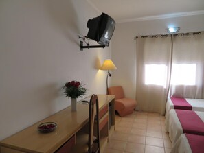 2 Schlafzimmer, Minibar, Zimmersafe, Schreibtisch