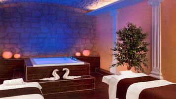 Couples treatment room(s), sauna, steam room