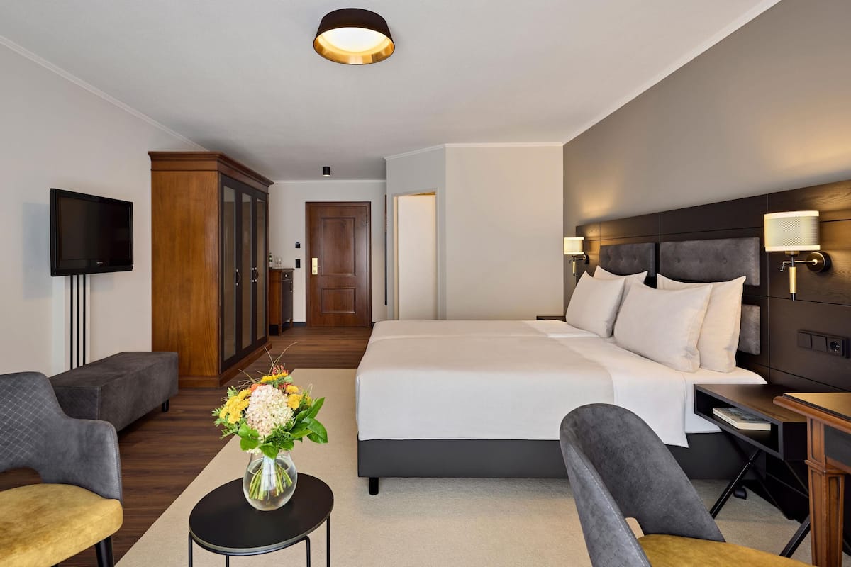 Premium bedding, minibar, in-room safe, desk