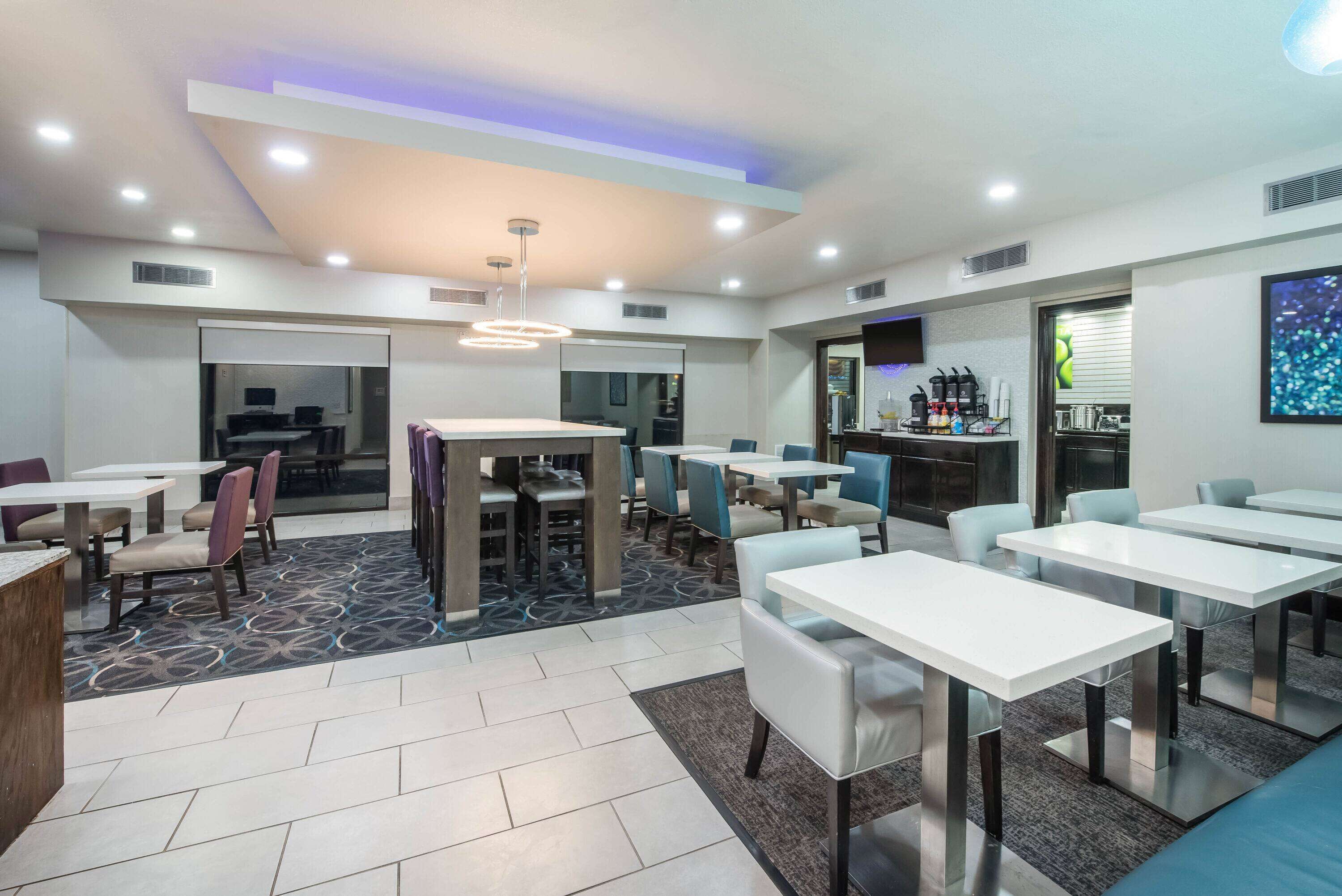 含每日外帶早餐