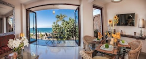Bloc d'apartaments Deluxe, 2 dormitoris, balcó, al costat de la platja | 2 dormitoris, roba de llit hipoal·lergògena i caixa forta a l'habitació