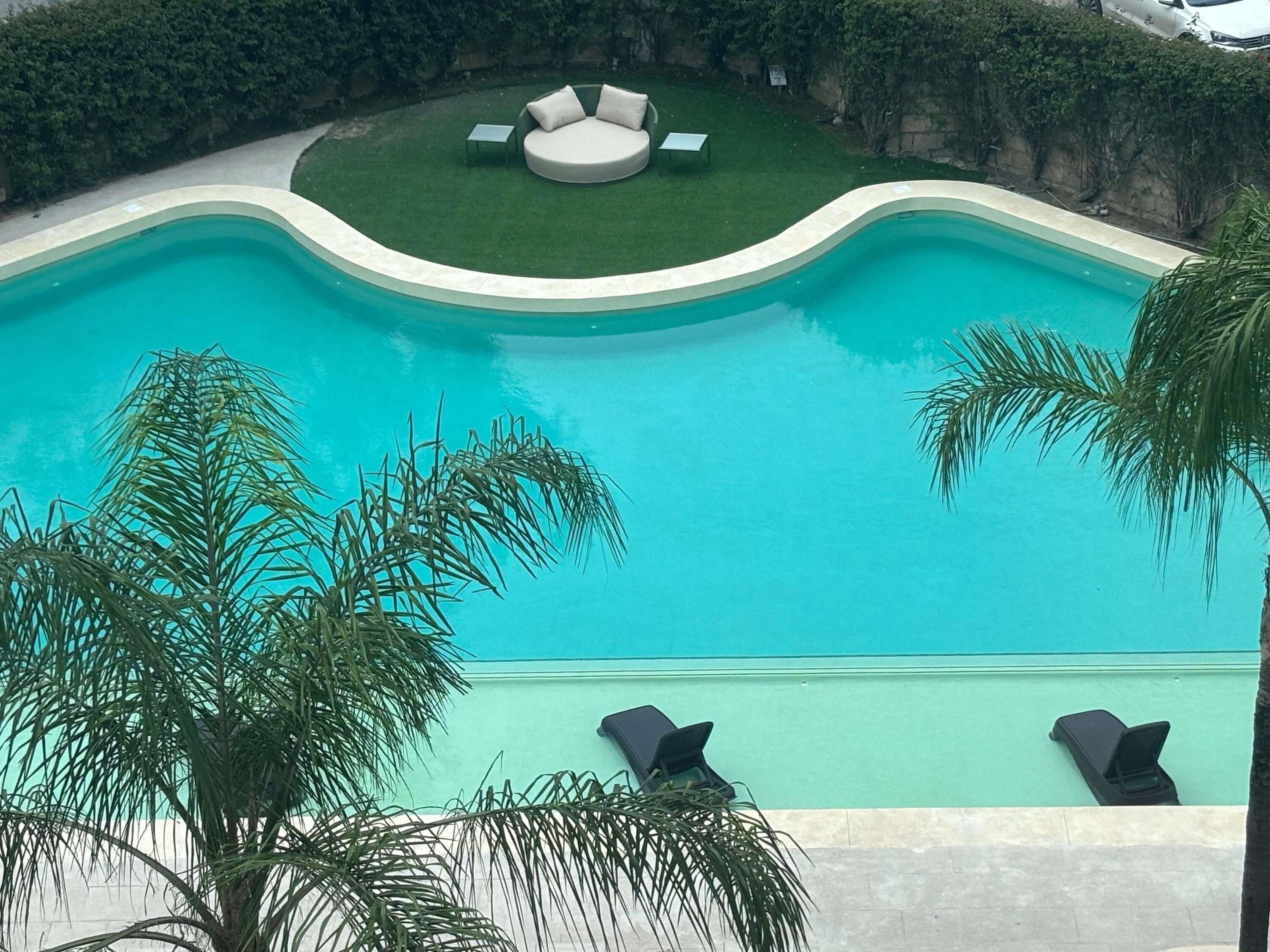 Piscina externa sazonal