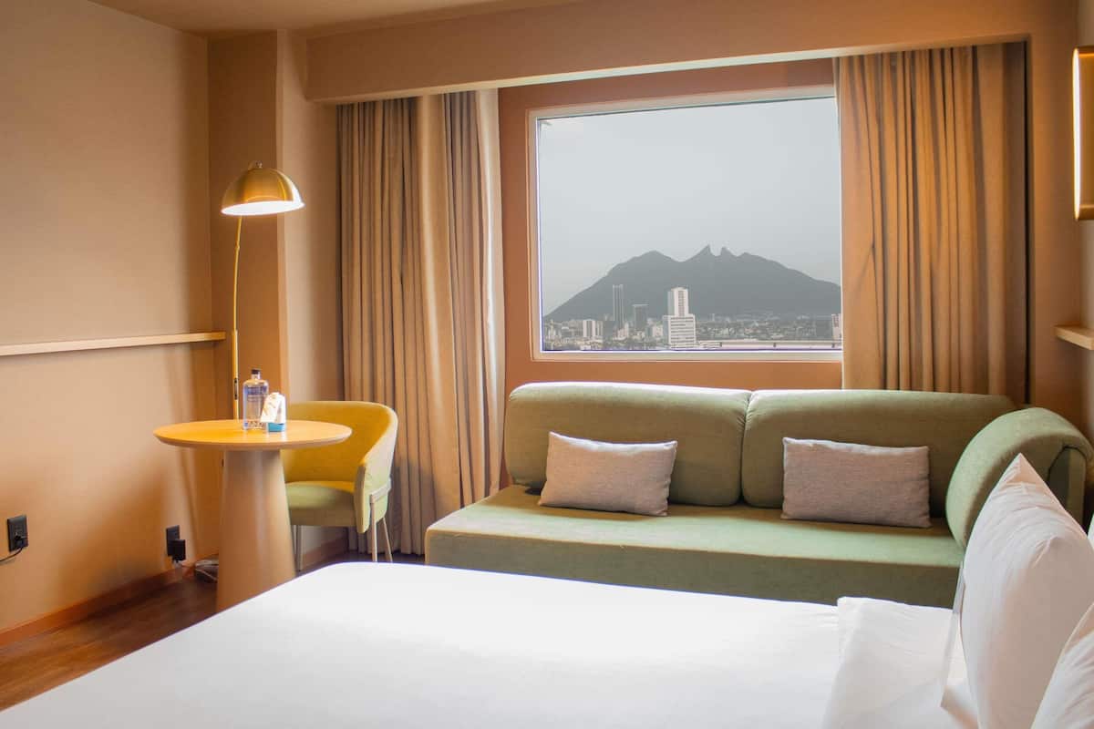 Superior Room, 1 King Bed, Accessible