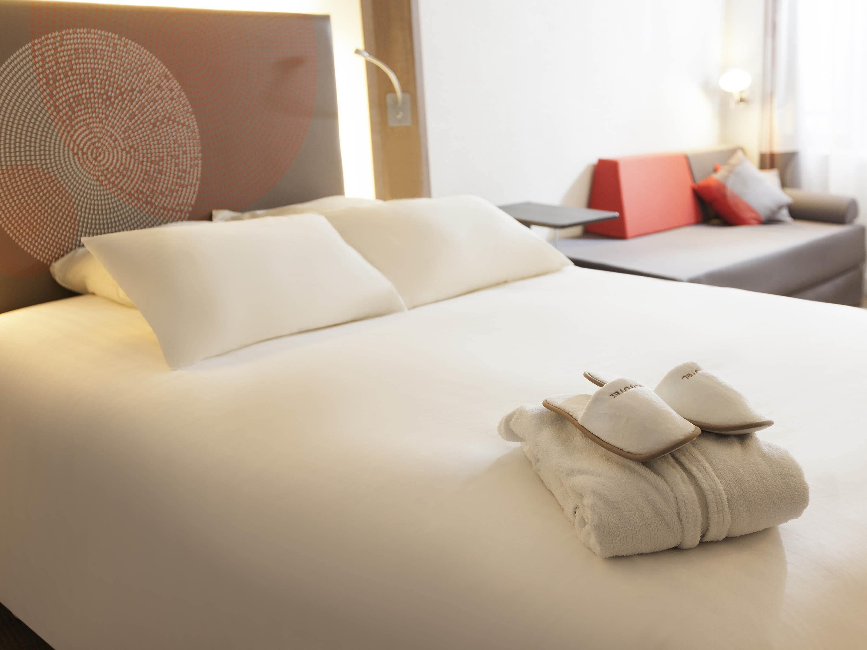 Executive Room, 1 Double Bed | In-room safe, desk, laptop workspace, blackout curtains