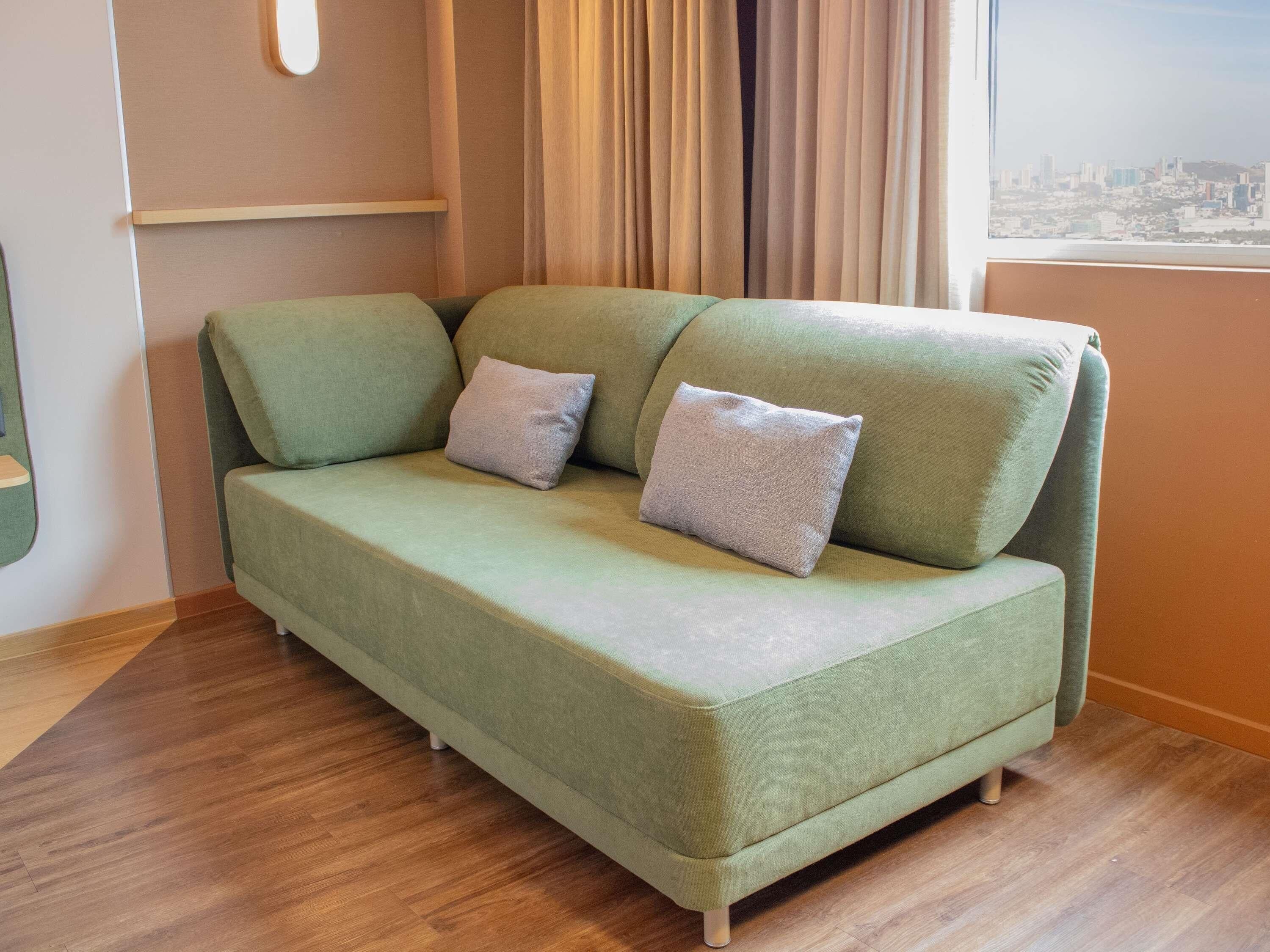 Suite Executive, 1 letto king | Cassaforte in camera, una scrivania, postazione laptop, tende oscuranti
