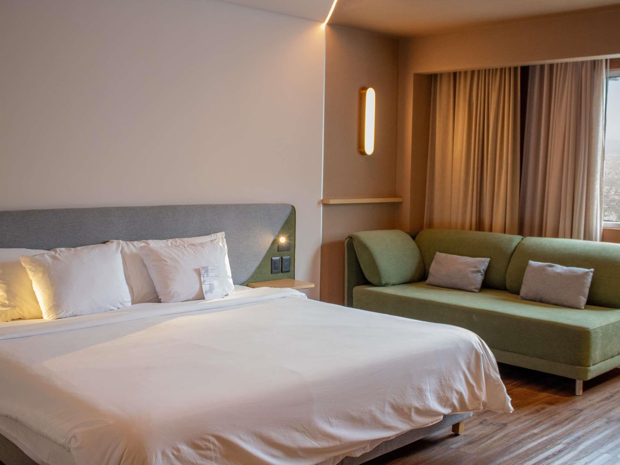 Executive Suite, 1 King Bed | In-room safe, desk, laptop workspace, blackout curtains