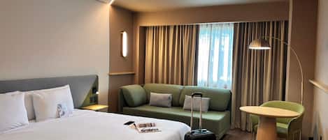 Habitació superior, 1 llit de matrimoni gran | Caixa forta a l'habitació i escriptori