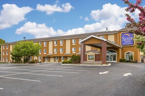 Exterior - Sleep Inn & Suites Niantic North (Niantic)