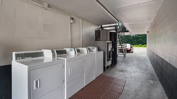 Ruang laundry