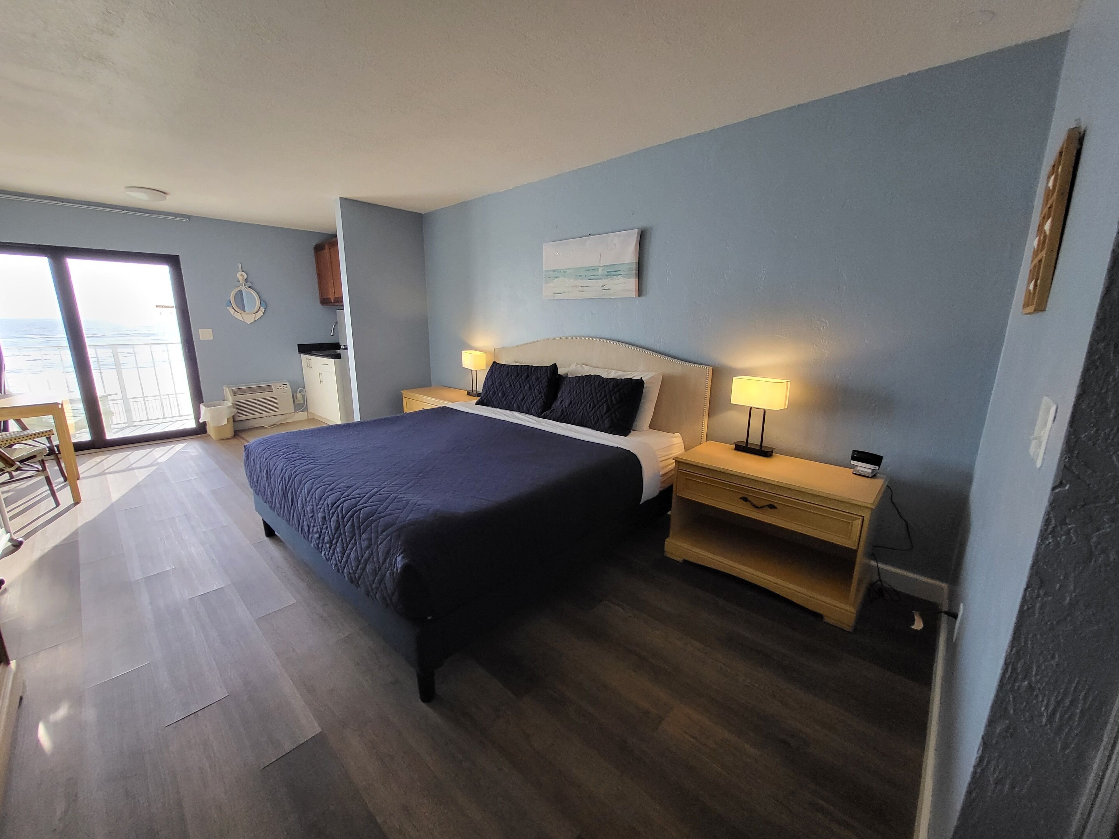 standard room, 1 king bed, kitchenette, oceanfront | 2 bedrooms, in-room safe, individually decorated, individually furnished