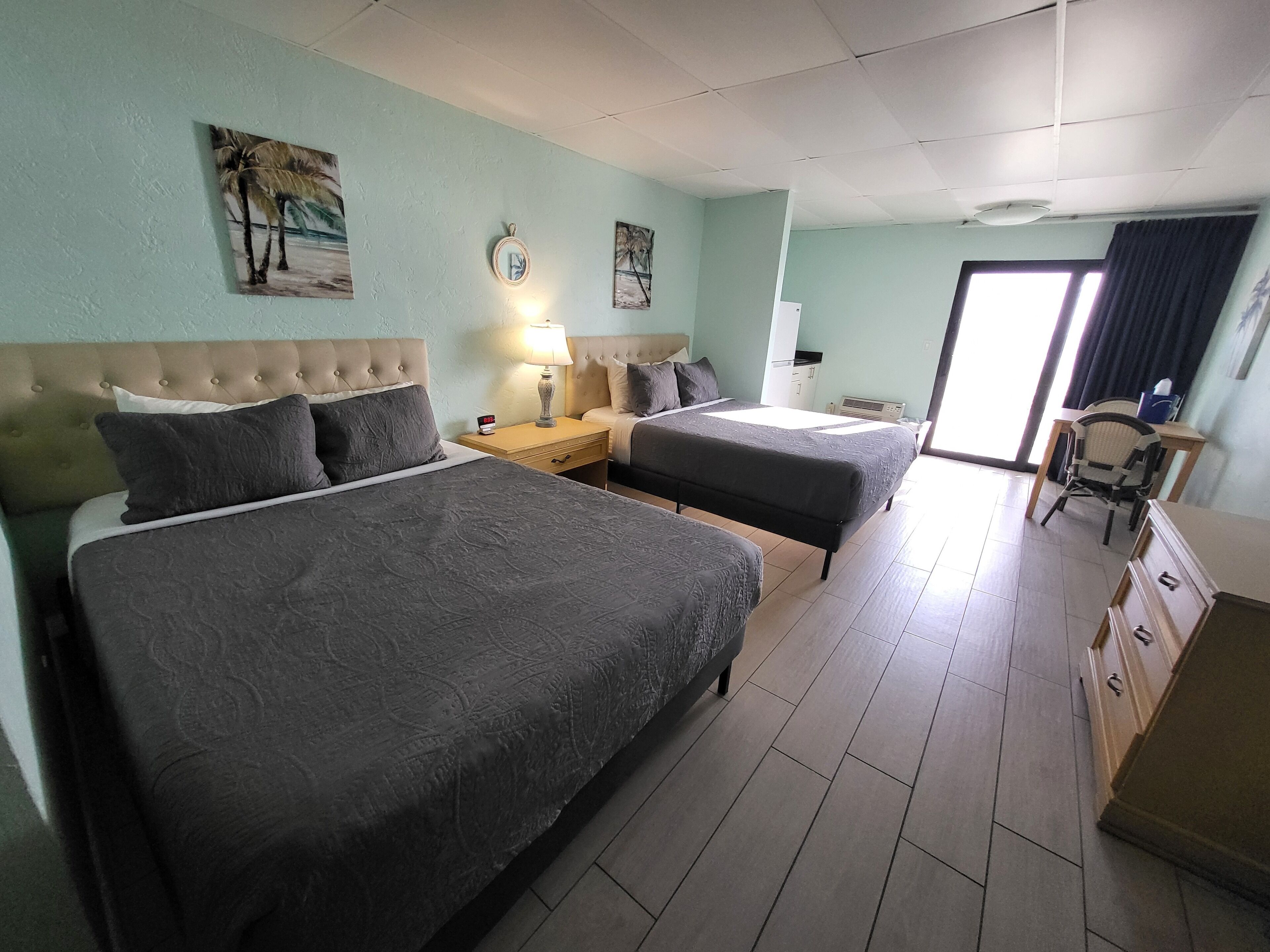 2 bedrooms, in-room safe, individually decorated, individually furnished