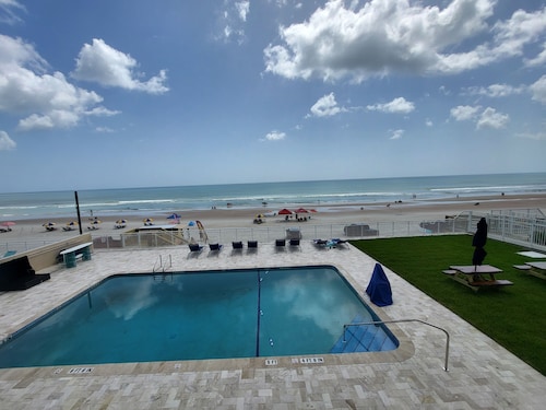 Beachside Hotel