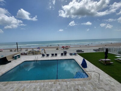 Beachside Hotel