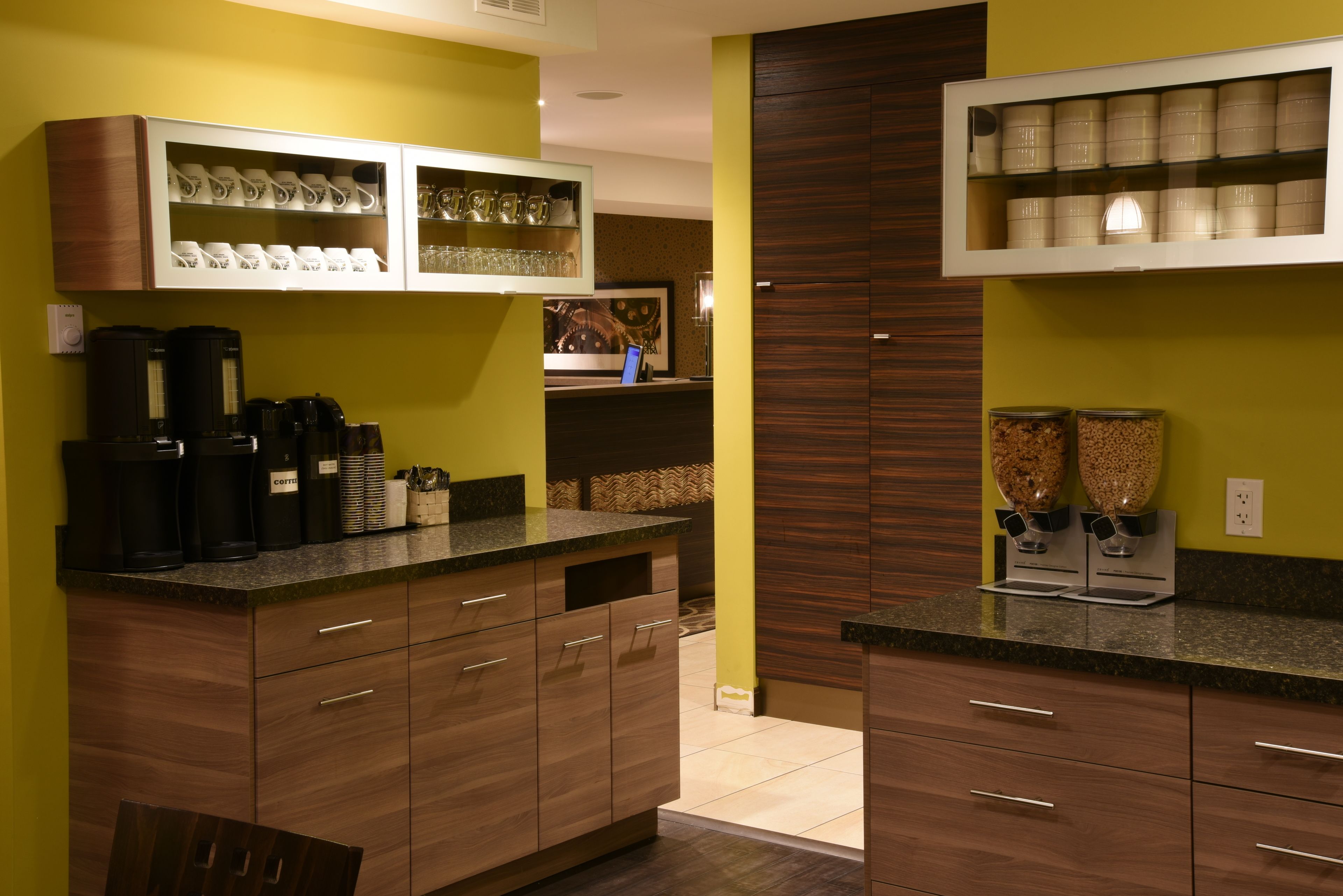 Kopi dan/atau pembancuh kopi