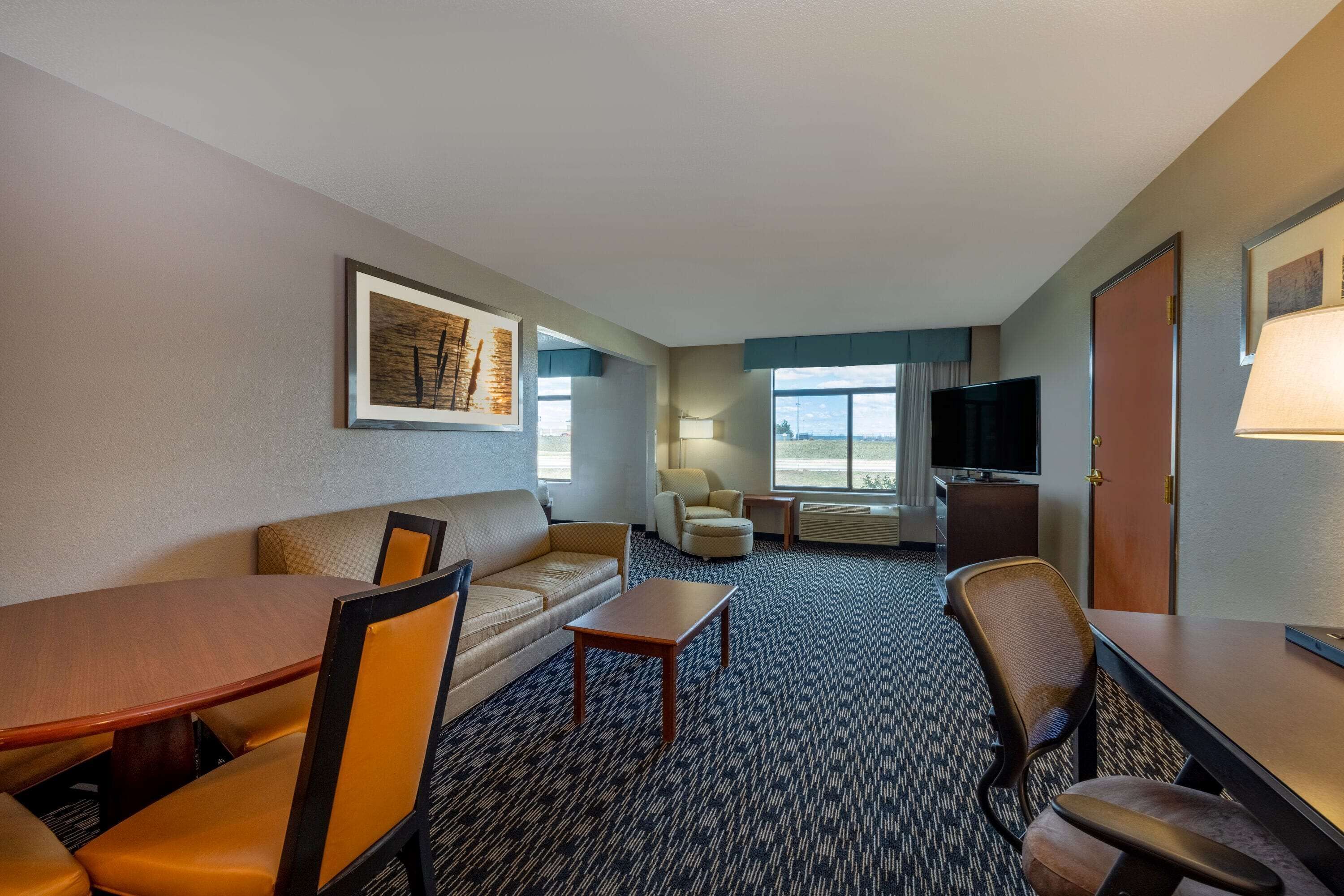 Executive-Suite, 1 King-Bett | Daunenbettdecken, Zimmersafe, Schreibtisch