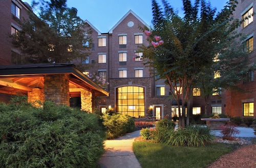 Staybridge Suites Tysons - McLean by IHG