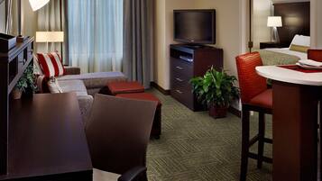 Caixa forta a l'habitació i escriptori