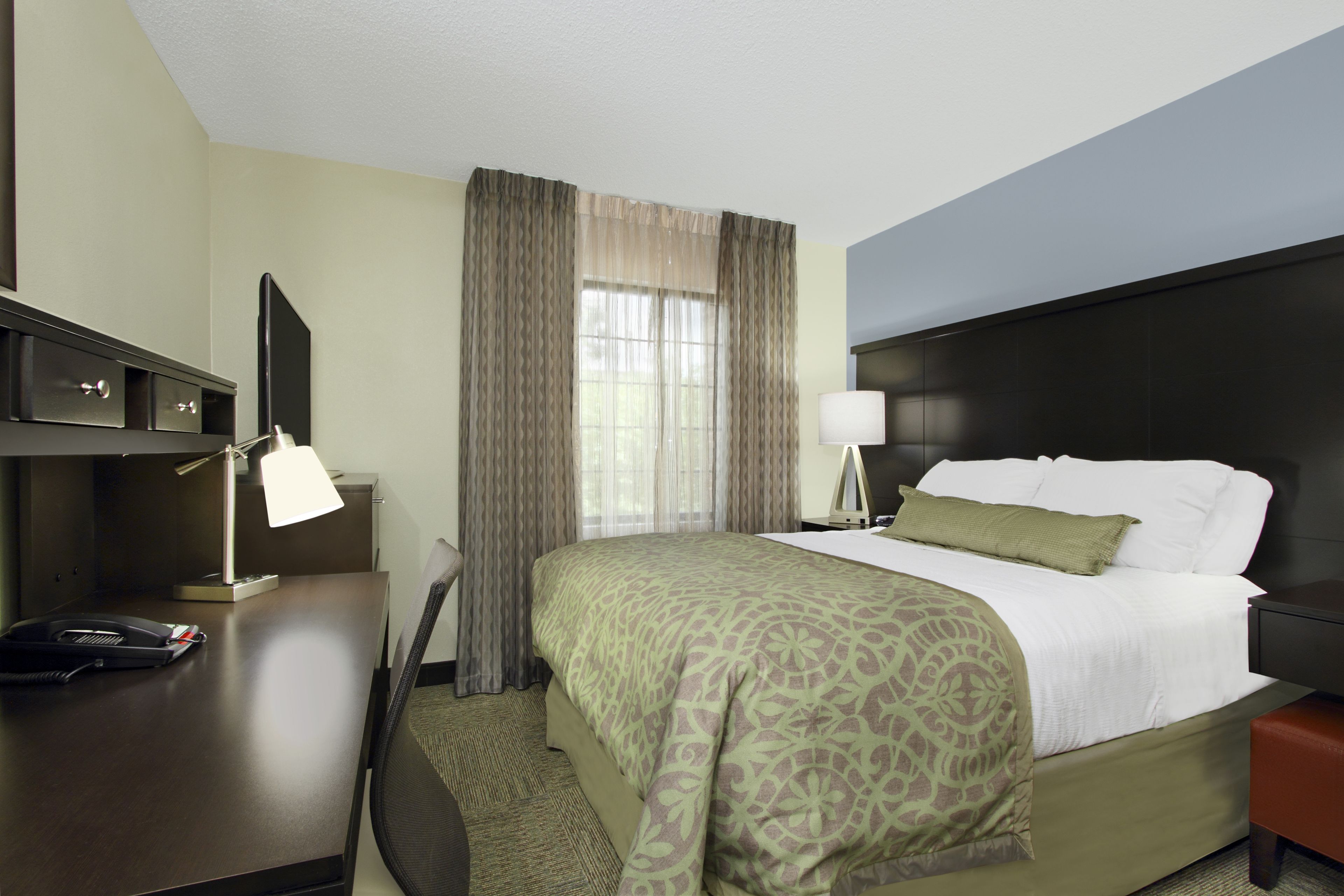 in-room safe, desk, laptop workspace, blackout curtains