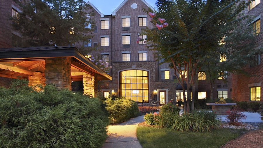 Staybridge Suites Tysons - McLean by IHG