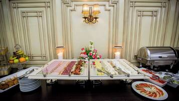 Free daily full breakfast