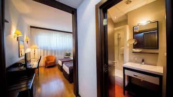 Standard Room, 2 Twin Beds, Non Smoking | Minibar, in-room safe, soundproofing, free WiFi