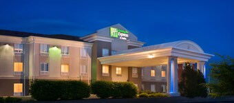 Holiday Inn Express & Suites Lawrence by IHG