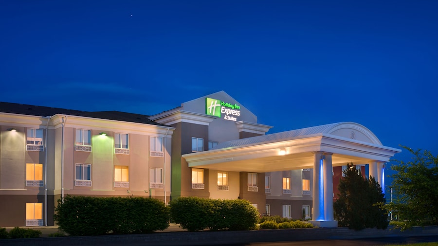 Holiday Inn Express & Suites Lawrence by IHG