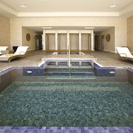 Couples treatment rooms, sauna, hot tub, hot springs, Turkish bath