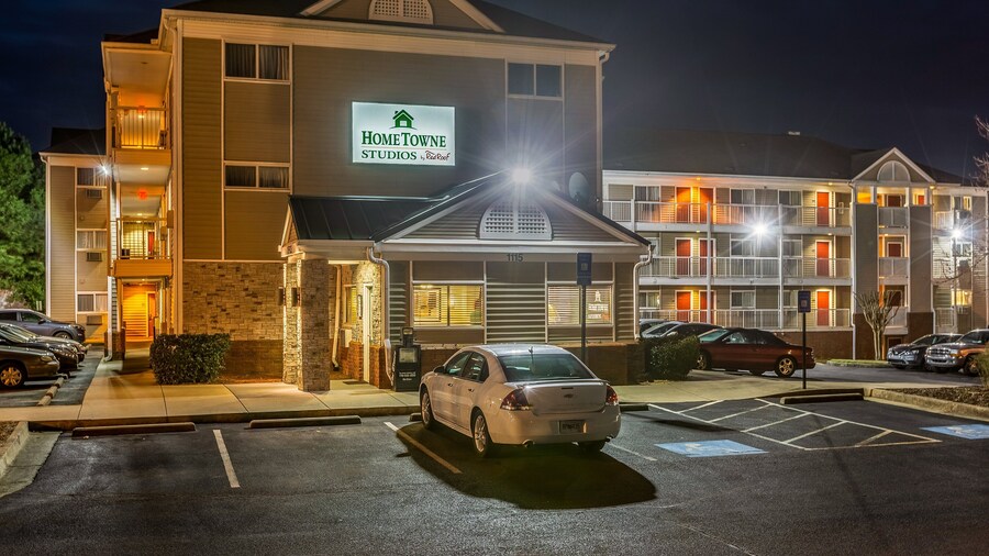 HomeTowne Studios By Red Roof Gainesville, GA