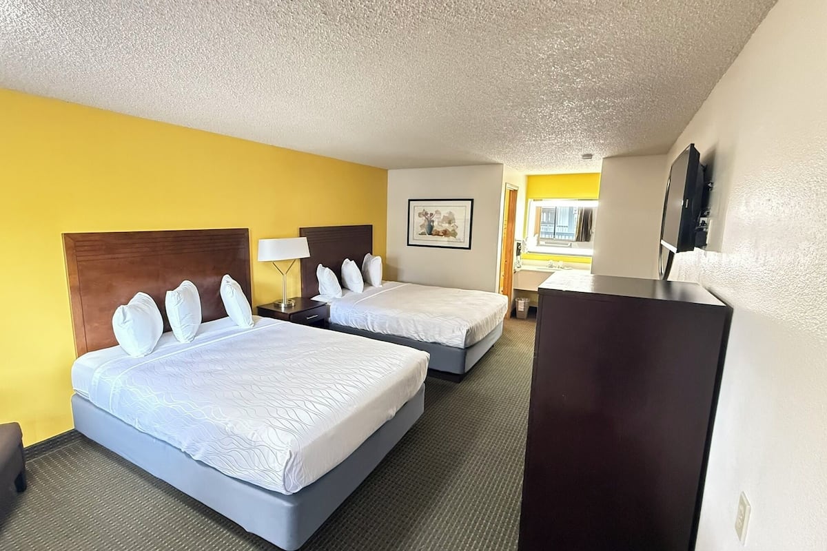 Premium bedding, in-room safe, blackout curtains, iron/ironing board