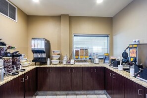 Desayuno continental gratuito y diario