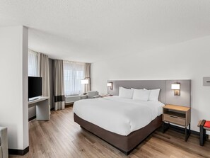 Colchones con pillow-top, escritorio y cortinas blackout