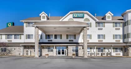 Quality Inn & Suites Lincoln North
