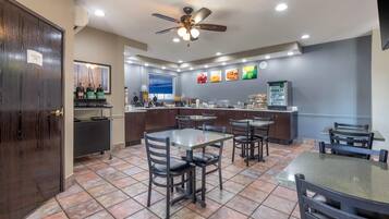 Free daily continental breakfast