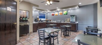 Quality Inn & Suites Lincoln North