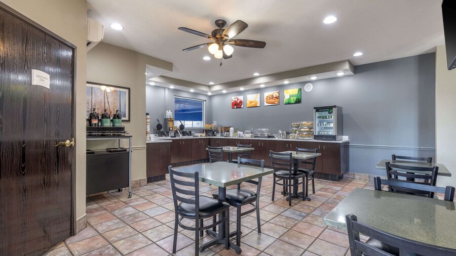 Quality Inn & Suites Lincoln North