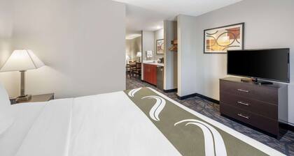 Quality Inn & Suites Lincoln North