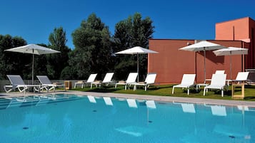 Seasonal outdoor pool
