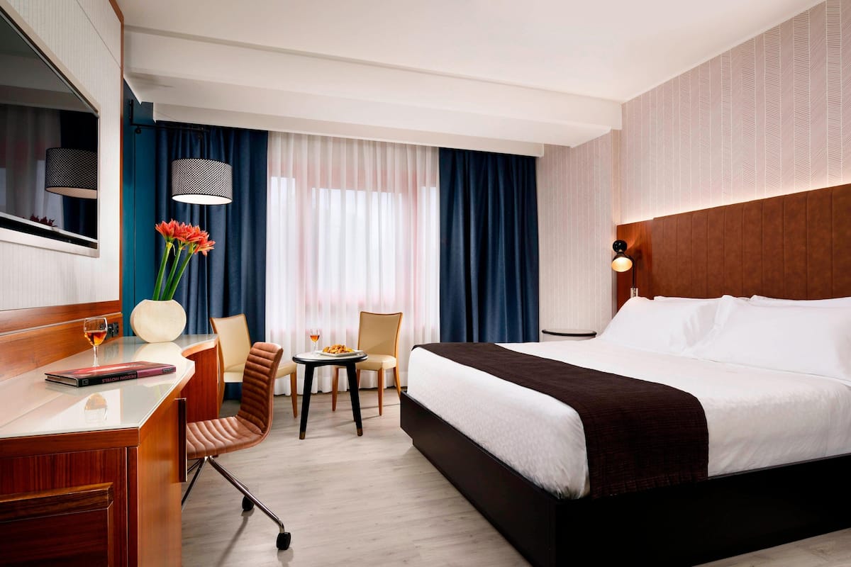 1 bedroom, premium bedding, in-room safe, desk