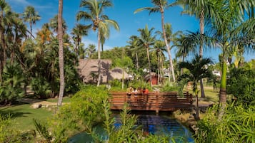 Sun Club One Bedroom Villa Tropical View | 花園景