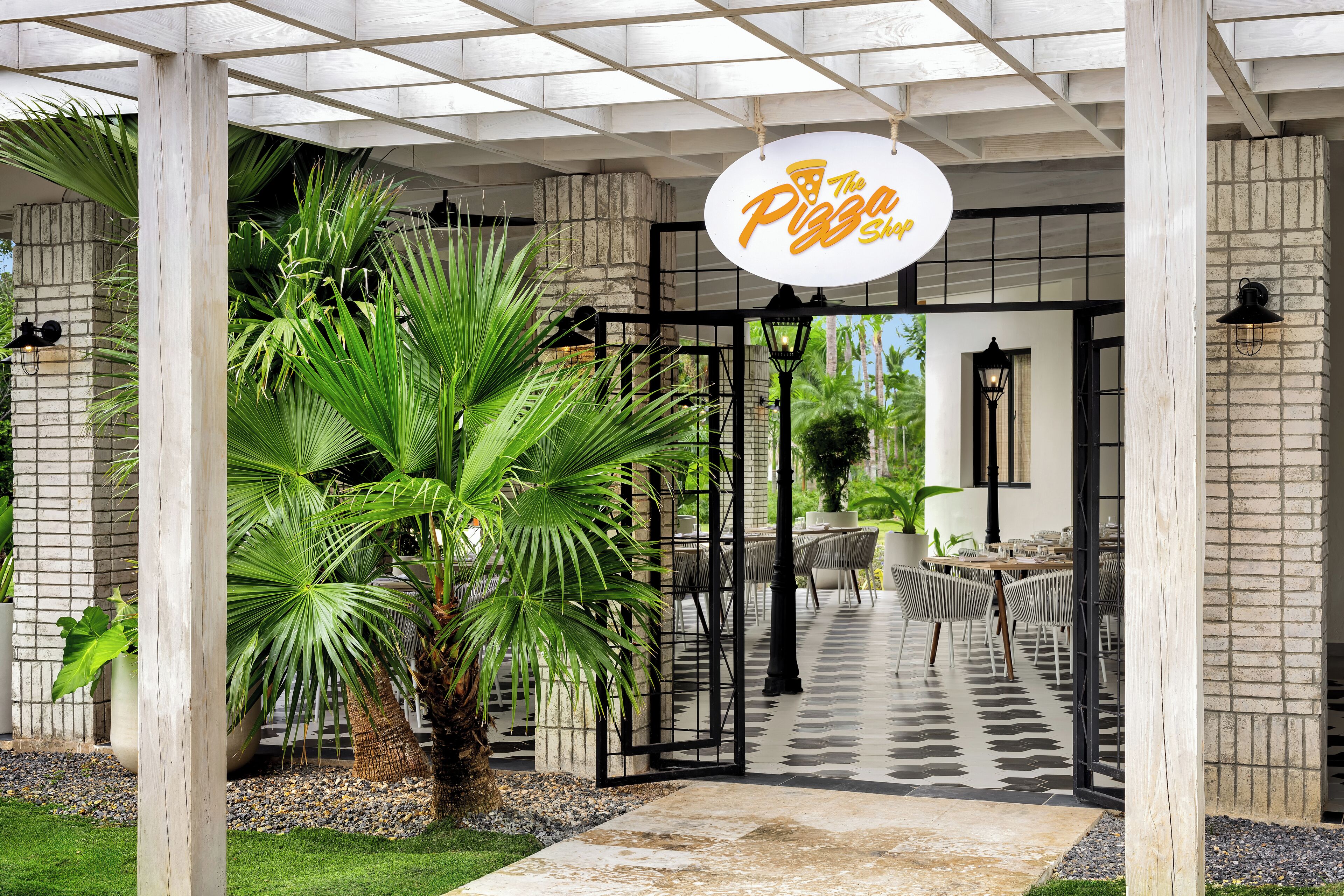 12 Restaurants; Frühstück, Mittagessen und Abendessen werden serviert