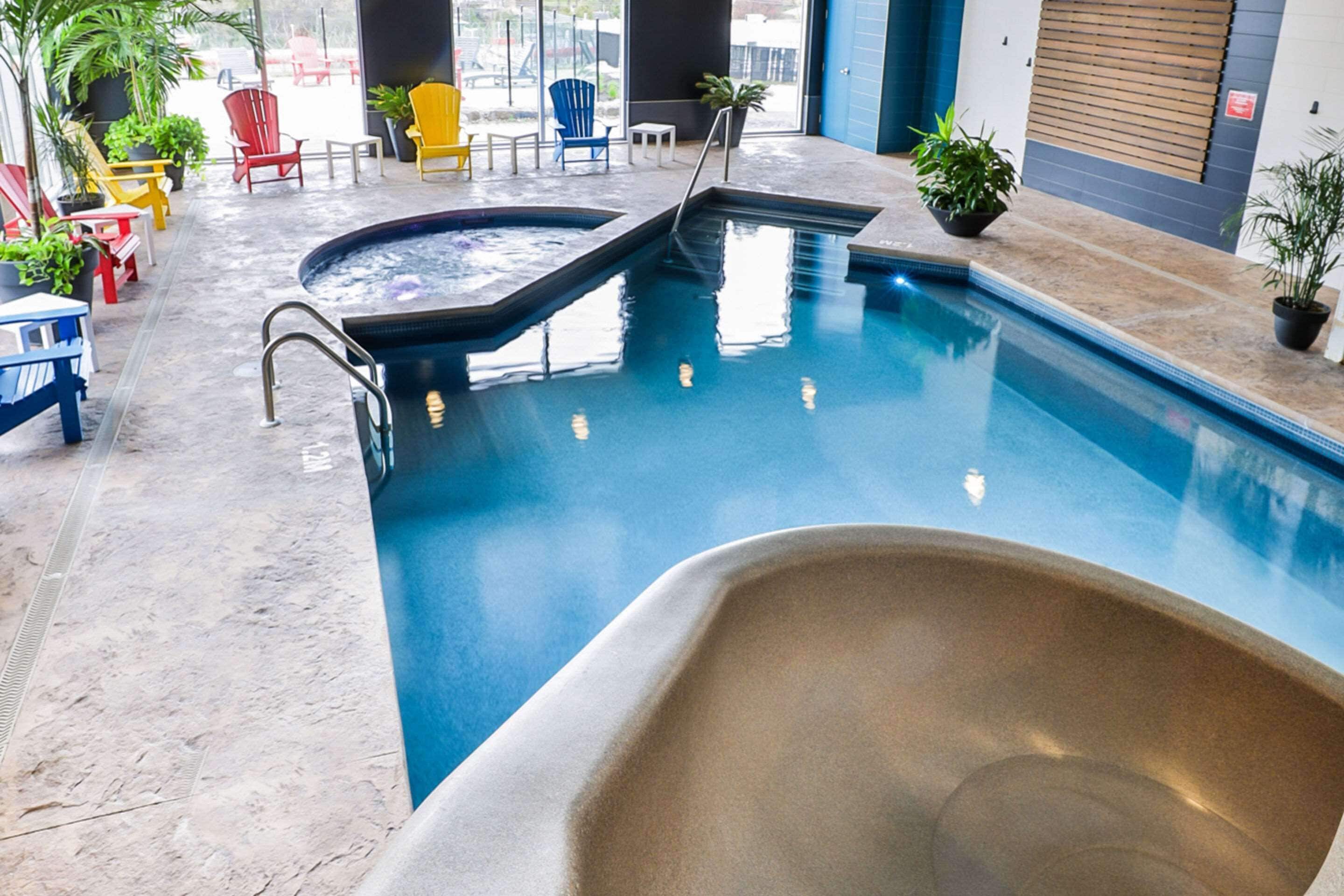 indoor pool, pool loungers